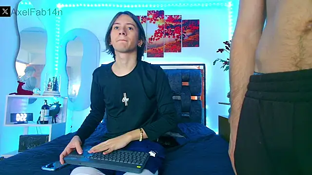 Snapshot of Alex_and_Fabian chatting on January 7, 6:56 pm Alex and Fabian online show from January 7, 6:56 pm