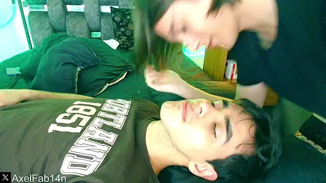 Snapshot of Alex_and_Fabian chatting on February 3, 9:07 pm Alex and Fabian online show from February 3, 9:07 pm