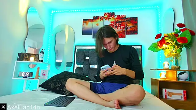 Snapshot of Alex_and_Fabian chatting on February 25, 6:31 pm Alex and Fabian online show from February 25, 6:31 pm