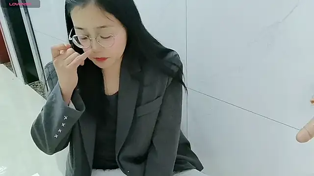 luoxuwen online show from March 6, 7:14 am