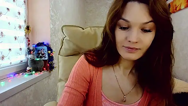 impossibleluna online show from January 13, 9:30 am