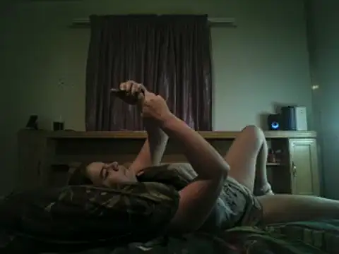 Snapshot of Hornyparratjie chatting on December 3, 9:23 pm Hornyparratjie online show from December 3, 9:23 pm