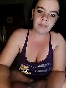 Snapshot of Hornyparratjie chatting on March 14, 11:00 pm Hornyparratjie online show from March 14, 11:00 pm