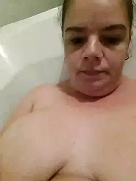 Snapshot of Hornyparratjie chatting on November 11, 8:31 pm Hornyparratjie online show from November 11, 8:31 pm