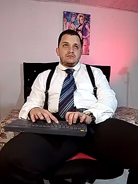 Snapshot of tony_landri chatting on October 17, 4:15 am tony landri online show from October 17, 4:15 am