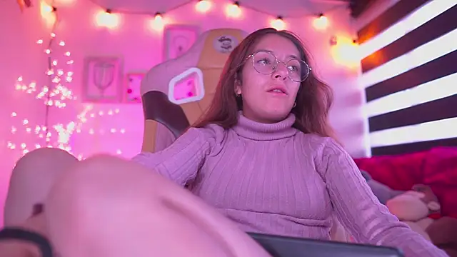 milly kenner online show from December 10, 9:33 pm