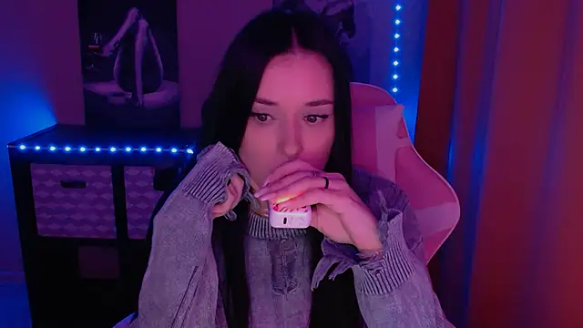 Snapshot of AlisaLink chatting on January 14, 1:06 pm AlisaLink online show from January 14, 1:06 pm