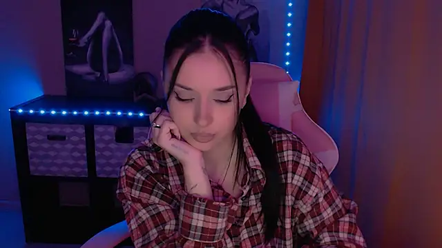 Snapshot of AlisaLink chatting on January 22, 7:24 pm AlisaLink online show from January 22, 7:24 pm