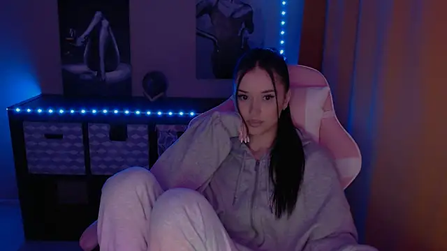 Snapshot of AlisaLink chatting on February 21, 7:43 pm AlisaLink online show from February 21, 7:43 pm