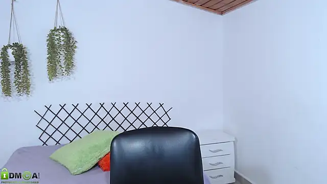 karla charloby online show from September 12, 5:46 pm