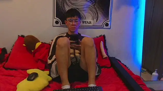 Justyn Ross online show from December 2, 1:11 am