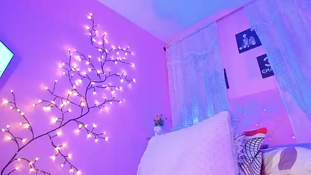 Dulce Girl  online show from March 7, 5:08 am