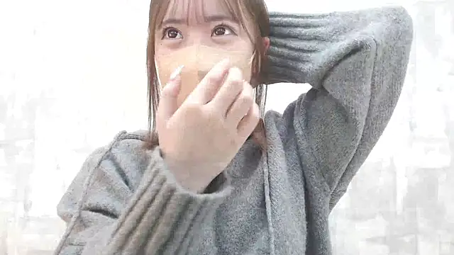 LOVE MOMO LOVE online show from January 5, 11:15 am