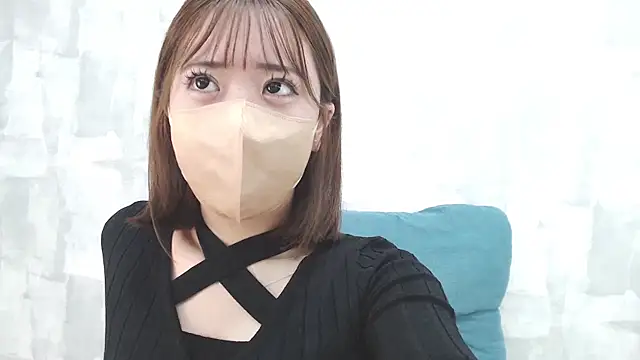 LOVE MOMO LOVE online show from January 13, 11:30 am