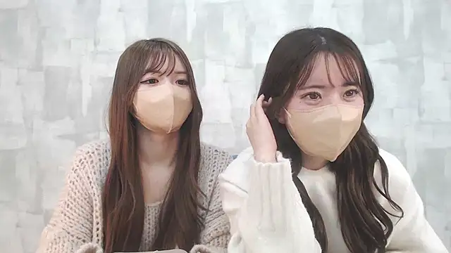 LOVE MOMO LOVE online show from February 6, 2:48 pm