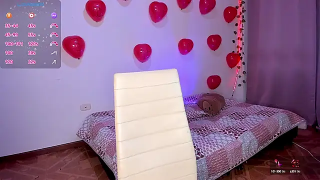 Snapshot of MiaGoth_ chatting on February 13, 1:19 am MiaGoth online show from February 13, 1:19 am