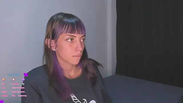 Snapshot of MiaGoth_ chatting on October 11, 1:27 am MiaGoth online show from October 11, 1:27 am