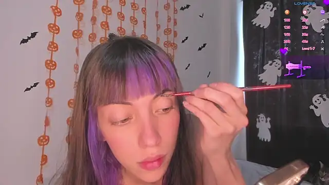 Snapshot of MiaGoth_ chatting on October 18, 8:53 pm MiaGoth online show from October 18, 8:53 pm