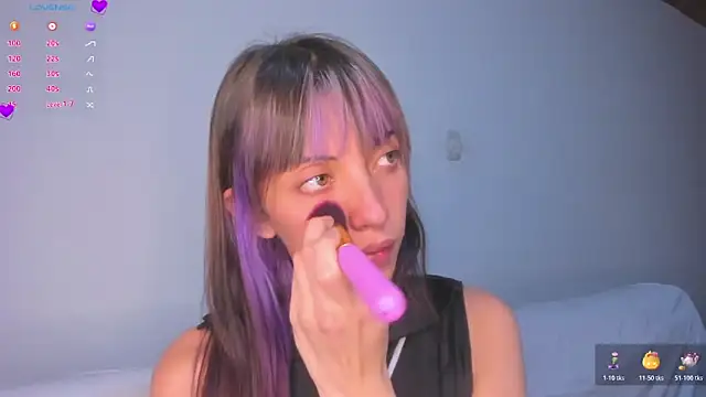 Snapshot of MiaGoth_ chatting on November 15, 1:58 am MiaGoth online show from November 15, 1:58 am