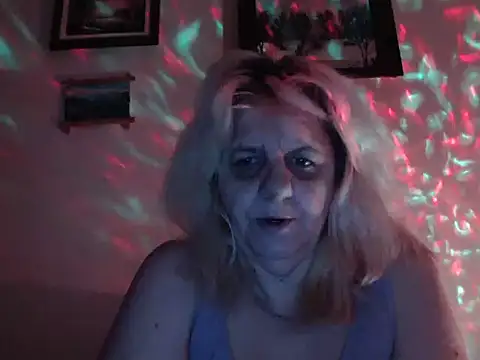 Snapshot of sweet_cats_bg chatting on December 10, 12:39 am sweet cats bg online show from December 10, 12:39 am