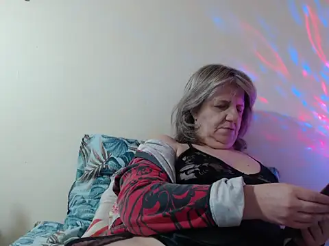 Snapshot of sweet_cats_bg chatting on February 1, 9:08 pm sweet cats bg online show from February 1, 9:08 pm