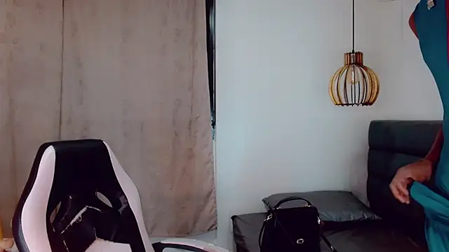 Snapshot of Oriana_braom chatting on January 18, 2:03 am Oriana braom online show from January 18, 2:03 am