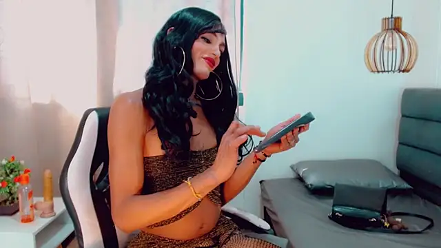 Snapshot of Oriana_braom chatting on January 18, 7:37 pm Oriana braom online show from January 18, 7:37 pm