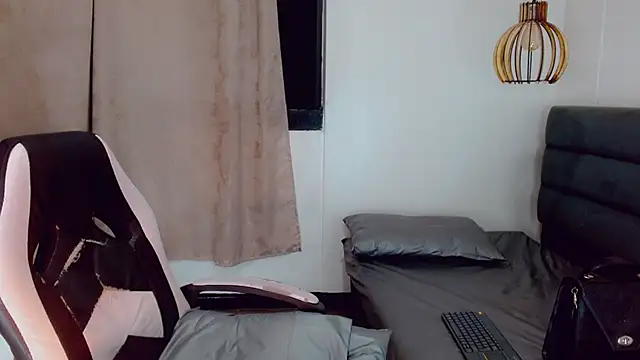 Snapshot of Oriana_braom chatting on January 22, 1:42 am Oriana braom online show from January 22, 1:42 am