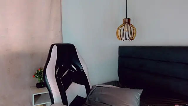 Snapshot of Oriana_braom chatting on February 13, 5:54 pm Oriana braom online show from February 13, 5:54 pm