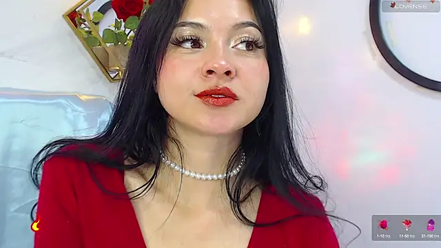 Snapshot of _Rouse_v chatting on February 4, 4:39 pm Rouse v online show from February 4, 4:39 pm