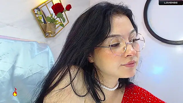 Snapshot of _Rouse_v chatting on February 5, 4:25 pm Rouse v online show from February 5, 4:25 pm