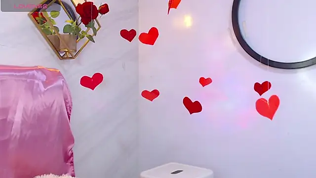 Snapshot of _Rouse_v chatting on February 14, 2:33 pm Rouse v online show from February 14, 2:33 pm