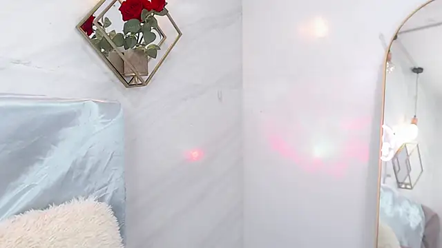 Snapshot of _Rouse_v chatting on March 12, 2:01 pm Rouse v online show from March 12, 2:01 pm