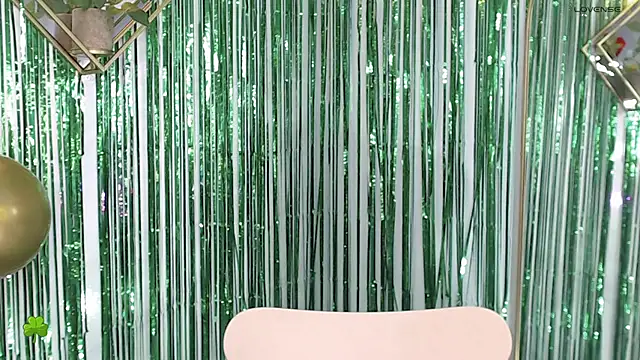 Snapshot of _Rouse_v chatting on March 18, 1:53 pm Rouse v online show from March 18, 1:53 pm