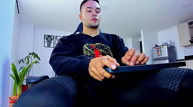 Snapshot of alexander_collin02 chatting on February 21, 1:00 pm alexander collin02 online show from February 21, 1:00 pm