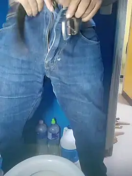 Snapshot of friendsloversex chatting on October 21, 8:20 pm friendsloversex online show from October 21, 8:20 pm