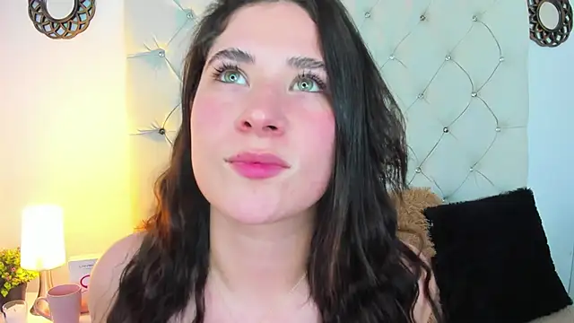 ValeryLovee online show from December 26, 4:43 am