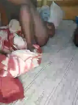 Snapshot of African_Masked_Couple chatting on December 20, 6:45 pm African Masked Couple online show from December 20, 6:45 pm