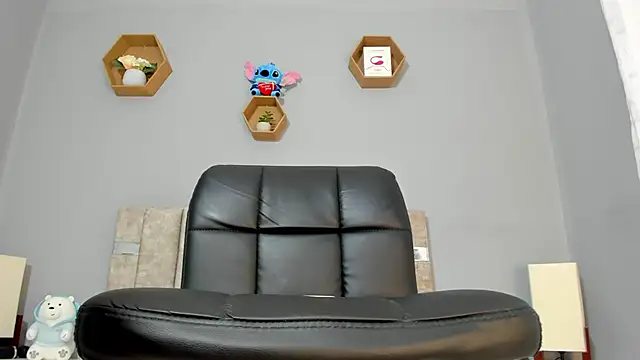 Snapshot of Chloe_narcise chatting on March 22, 4:14 am Chloe narcise online show from March 22, 4:14 am