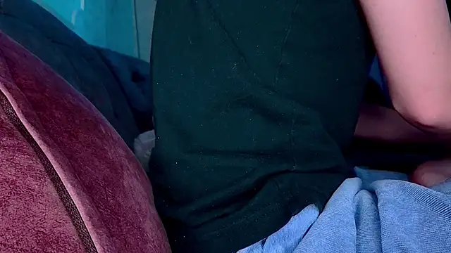 Snapshot of AgnesMillerS chatting on December 6, 10:49 am AgnesMillerS online show from December 6, 10:49 am