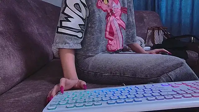 Snapshot of AgnesMillerS chatting on January 10, 9:13 am AgnesMillerS online show from January 10, 9:13 am