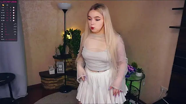 ZaraCreedon online show from February 8, 7:16 pm