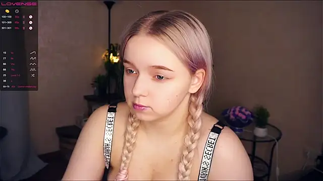 ZaraCreedon online show from February 21, 10:15 pm