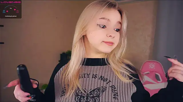 ZaraCreedon online show from March 16, 8:21 pm