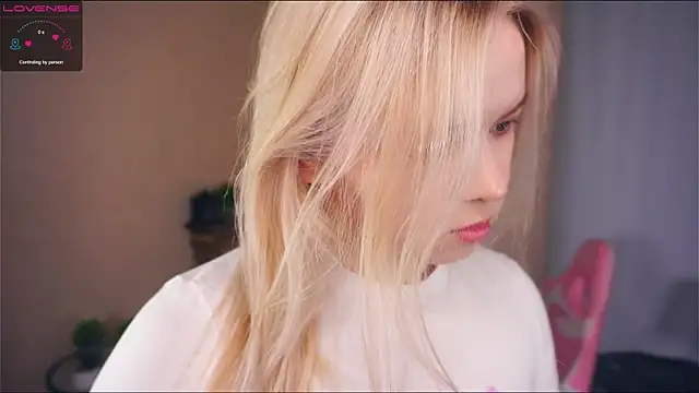 ZaraCreedon online show from March 19, 7:17 pm