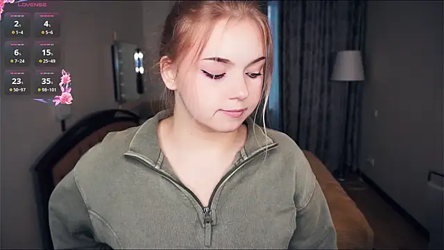 ZaraCreedon online show from September 26, 5:11 am