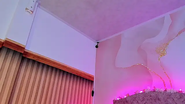 Daisy  rose online show from March 13, 3:00 am