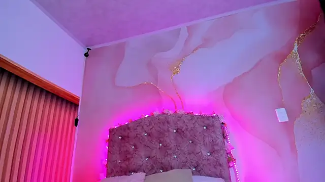 Daisy  rose online show from March 17, 3:14 am