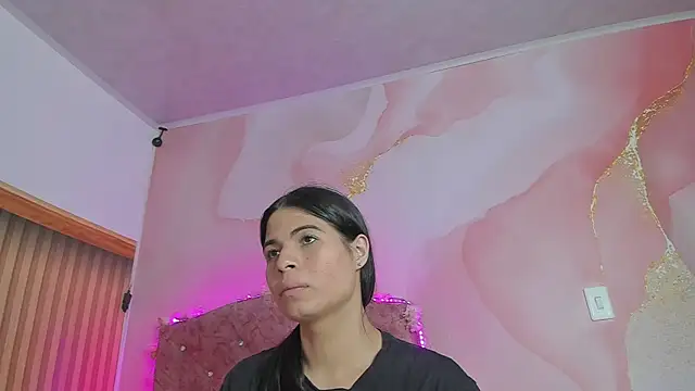 Daisy  rose online show from September 22, 2:57 am