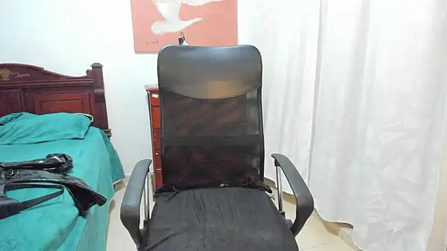 misstresbigcockts online show from November 15, 10:01 am